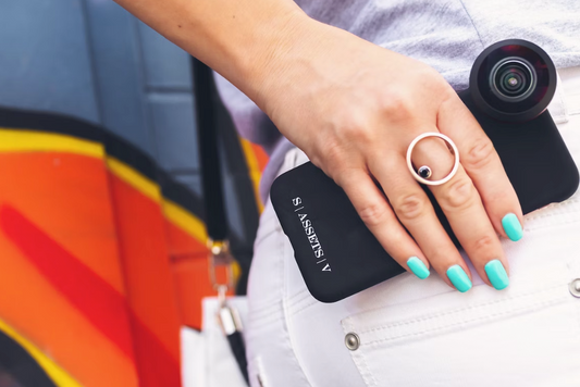 Cómo cuidar tus uñas en casa entre visitas al salón