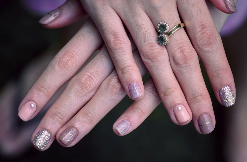 Cómo hacer diseños de uñas en casa con productos GC Nails